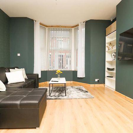 Anfield Luxe Retreat - Stylish Stay With Parking - Steps From Stadium - Short Drive To City Centre Liverpool Buitenkant foto